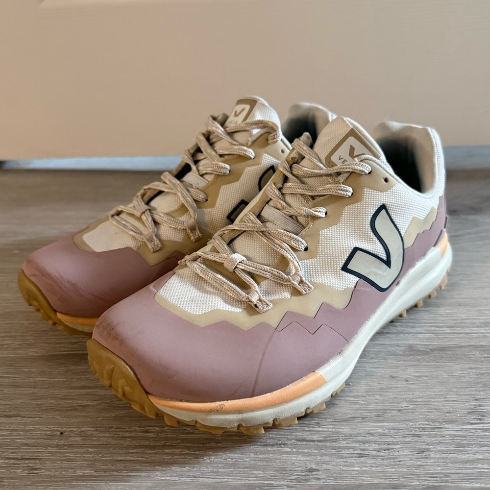 Veja Fitz Roy hiking/ trail running sneakers size 9 women’s